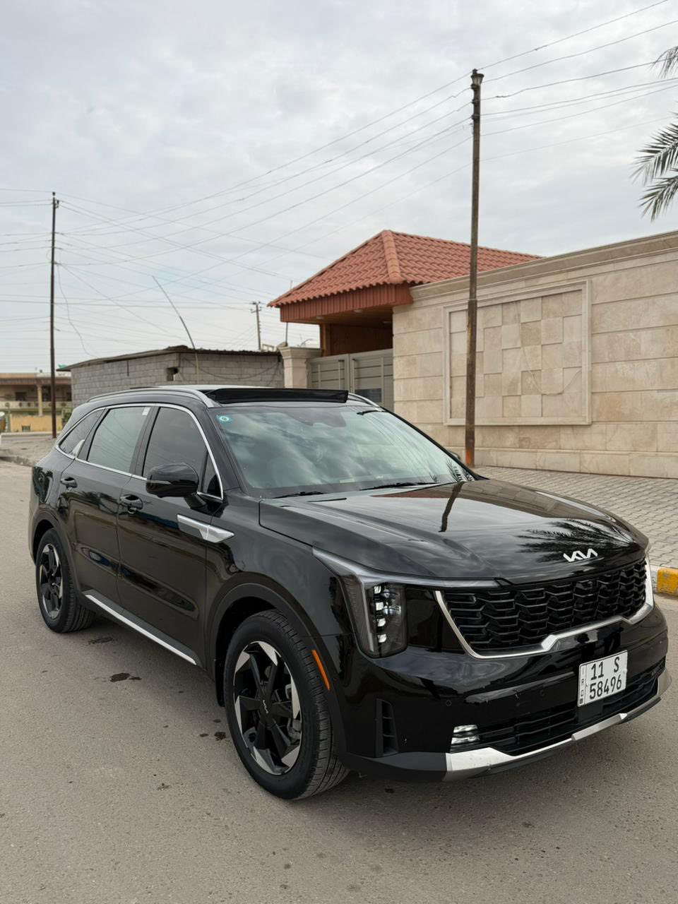 KIA SORENTO SX HYBRID 2025
 
📍السياره موجوده في بغداد للتواصل ***********  

كيا سورنتو  هايبرد + بلكن SX 2025 برستيج 
المسافة المقطوعه 11908km
اللون .اسواد   
محرك. 1600 تيربو هايبرد 
الموديل 2025
مرقم بغداد 

                  ======= الاضافات👇👇 ======
  
فتحة بانوراما 
شاشة كبيره نفكيشن 
رادار امامي
 مانع تصادم
مانع انزلاق 
تحديد مسرب .
نقطة عمياء .
تصحيح مسار 
بصمه تشغيل 
بصمه ابواب 
كاميرا خلفيه 
كاميرا عداد 5 
كاميرا 360
طارة مدفية 
تشغيل عن بعد سياره 
كراسي مدفية + مبرد 
كراسي كهرباء عداد 2 
كراسي جلد 
كراسي ذاكره 
كراسي 7 راكب 
مثبت سرعة
تحكم ستيرن
شاحن وايرلس
هاند بريك كهربائي
حساسات خلفيه + اماميه 
حساسات مانع تجاوز 
ويل قياس 19
دفع رباعي 
باب خلفي كهرباء 
اضويه امامي زنون LED
اضويه خلفيه LED
كشافات LED
دفع رباعي 4X4
نظام GPS+خرائط 
كندشن مركزي امامي او خلفي 
وبلوتوث 
مدخل USB+ AUX
 

🚗🚗حادث السياره كما موضح في الصور باب مبدل اصلي نفس اللون  صبغ جاملغ فقط 🚗🚗

الأردن الزرقاء المنطقه الحره شارع 20 شمال 

للتواصل  / عمر الدليمي 00962786166701 علي الكرغولي 00962788505634
