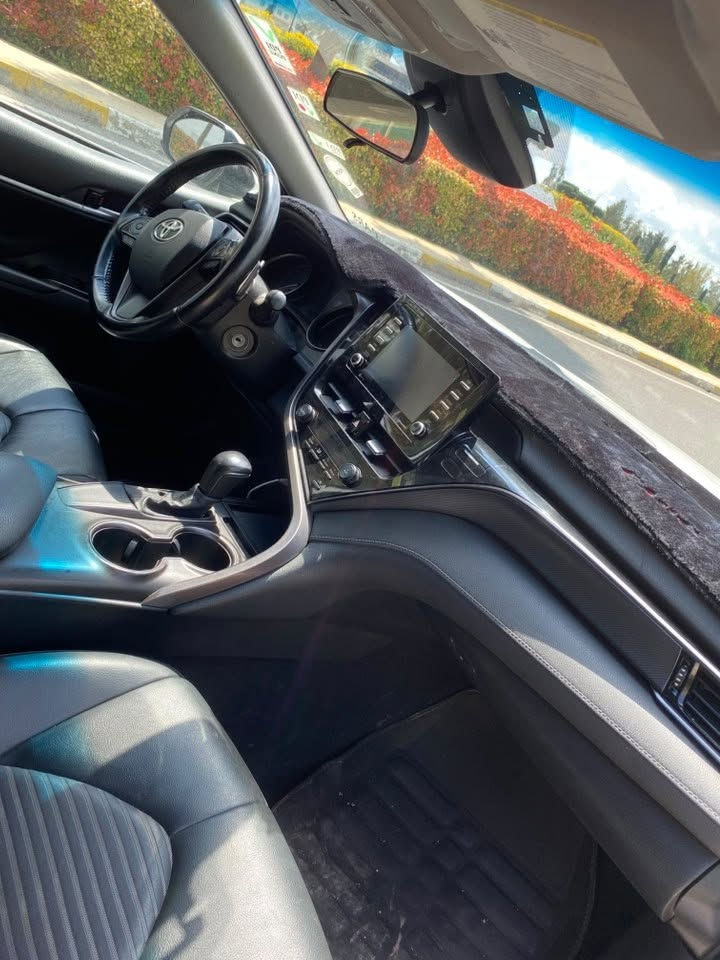 Camry SE 2021
مواصفات SE فول مواصفات 
فقط 60 الف ماشي حقيقي 
محرك 2.5
حاسة و كاميرا بيلاد
تثبيت سرعة
شاشة كبير 
سوكان فوليوم 
تعكمات ستيرن 
رادار 
كشن جلد كهرباي 
نضامات تراكشن و Eco و سبورت 
ثلاث قطع و نص صقف بيها صبغ 
اني ابيع سيارة ب مصبوغ عام بدون نقط داخل 
بجم و خلف كبس تكم مالتها كبس .

المكان سيارة أربيل
سعر 148 ورقة بي مجال 
رقم تليفون صاحب *********** 
للأستفسار اكثر فقط خابر واتساب مع احترامي للجميع.
