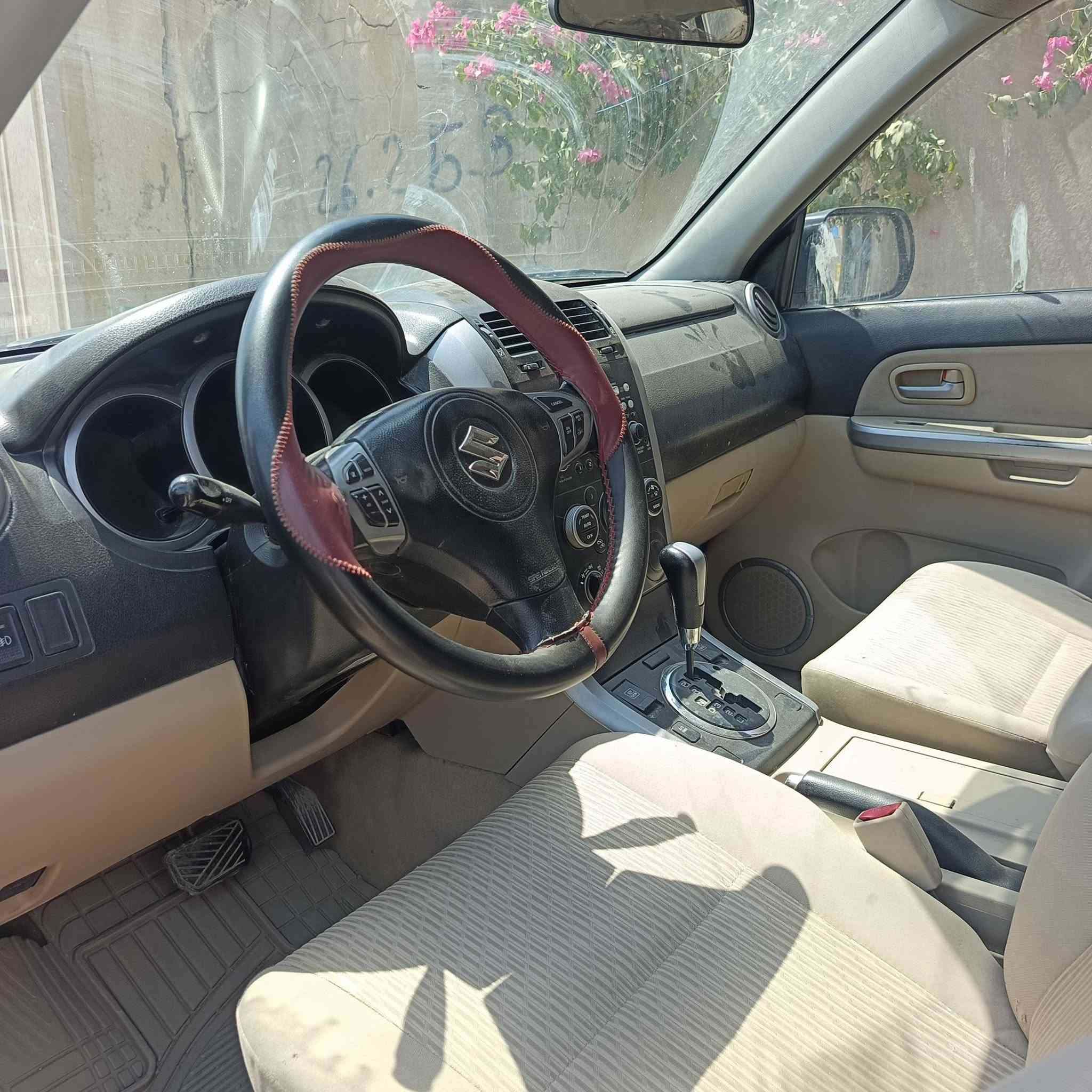 سياره ساسوزكي
موديل ٢٠١٤ سعر ٩٠
سياره باسمي
الون ماروني
محرك ٢٤٠٠ بدون مراوس
مكفول محرك كير تبريد كلشي فيها شغال بصمه 
اي نقص لايوجد 
سنويه ٢٠٣٠
موجوده في بابل  يتصل على الرقم ***********
