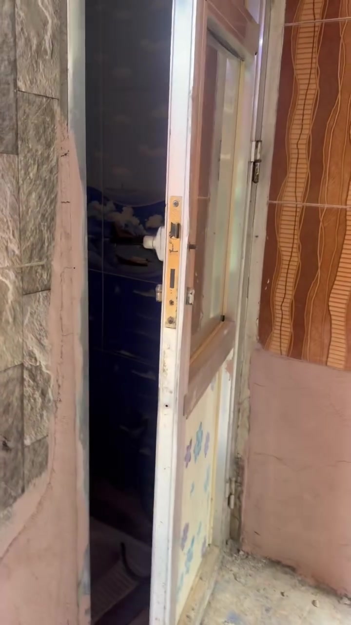 للإيجار
100متر طابقين الشعب نهايه شارع الصحه 
قرب الصوره التفاصيل بل فديوا 
ملا ميثم الكعبي.    ***********
السعر 450الف
