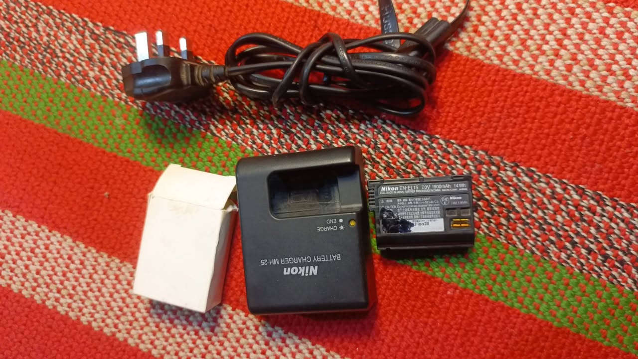 كامرا نيكون 7000 نضيفه وحلوه مال بنيه واستخدام شخصي 
ملحقاتها عدسه 18 ـ140

شاحنه الاصليه ام الفيشه شرط

بطاريه الاصليه شرط فسفوره

حزام كتف

رام 16 كيكه 

موجود توصيل 

السعر 450 الف


**إذا كنت صاحب هذا الإعلان وتريد حذفه لأي سبب، رجاءا أرسل رسالة إلى الدعم الفني**