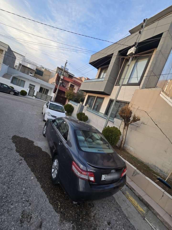 سه ره تابه ناوي خواي گه وره كامري بؤ فرؤشتن مؤديلي 2010 سه ياره كه v6گئ رو مه كينه ي به شه رت ته قه و ره قه ي به شه رت ماشه الله سه ياره كي زؤر جوانو پاكه مالي دؤسته بؤياخ دوپارچه و دو په له ي هه يه چاملخيكي ناوي گرتوه مواسه فات كه نه ديه نرخي 105$ ژماره ي ***********
