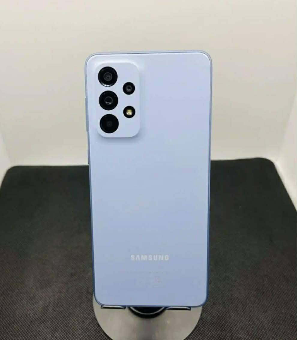 كالكسي a33 5g ذاكره 128 شاشه سوبر امولد وبصمته بالشاشه شغال فول تكنيك وكامره وصوت ستريو بي شغله وحده الخطوط مال السيم كارت ماتشتغل ويتصلح بالسوك بالزايد 10 اكثر شي وجاي يبيعو من 175 لل 200 ....سعره 135 شراي يتفضل خاص واتساب ***********
