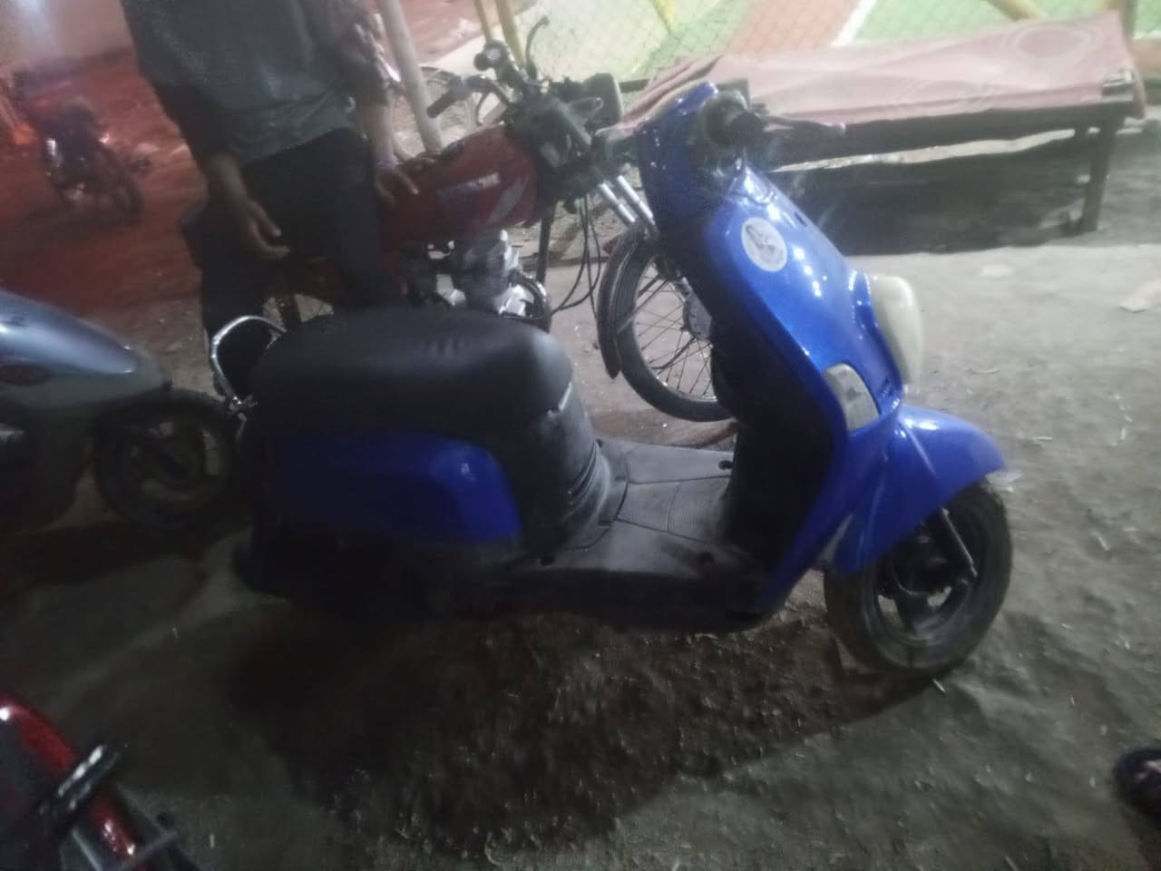 سلام عليكم دراجه ماكس بوليسي للبيع دراجه مفتوحه مره وحده دراجه نضيفه تشغل وتكض شارع شلعه ومعدل فول سعره 600 وبيه مجال للطيبين عنوان حي النداء *********** واتساب فقط أو خاص
