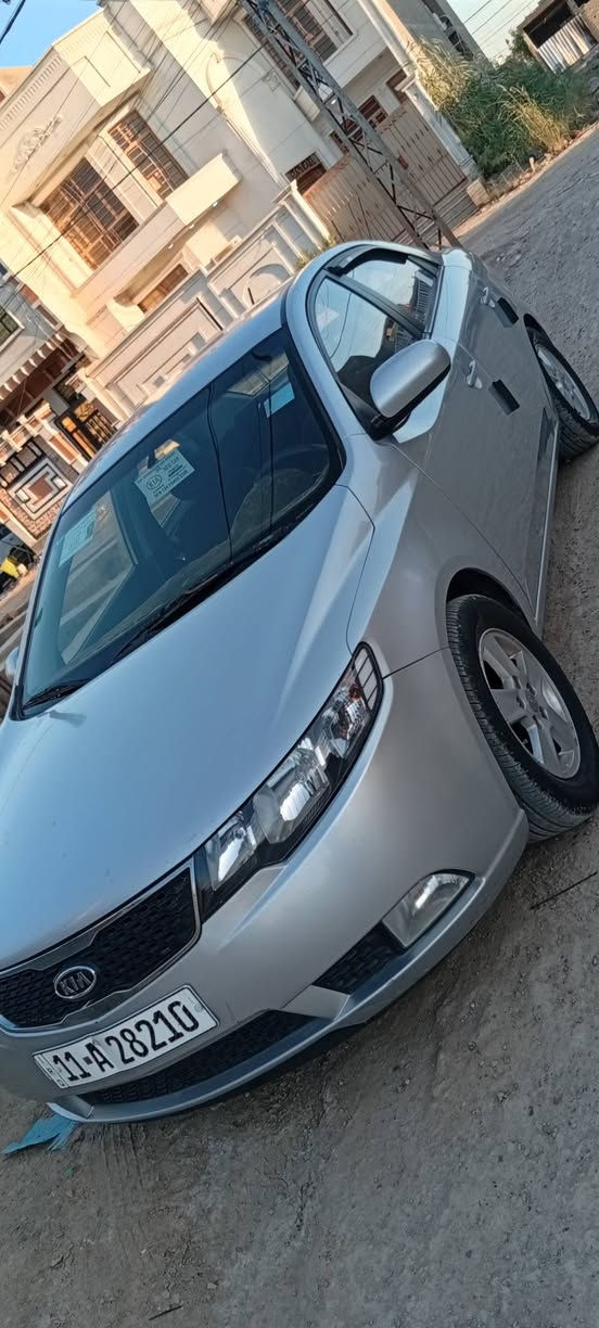 سلام عليكم KiA سيراتو 2012 ماشيه 150 بيه صبغ قطعتين جاملغ الخلفي والباب اثر شخط بدون اي حار من الداخل سياره جديده كلش كير محرك مامفتوح تبريد ثلج رقم بغداد باسمي هزه وسنويه واقام جدد مكاني بغداد الكرخ العامريه السعر 105 وبيه مجال ***********
