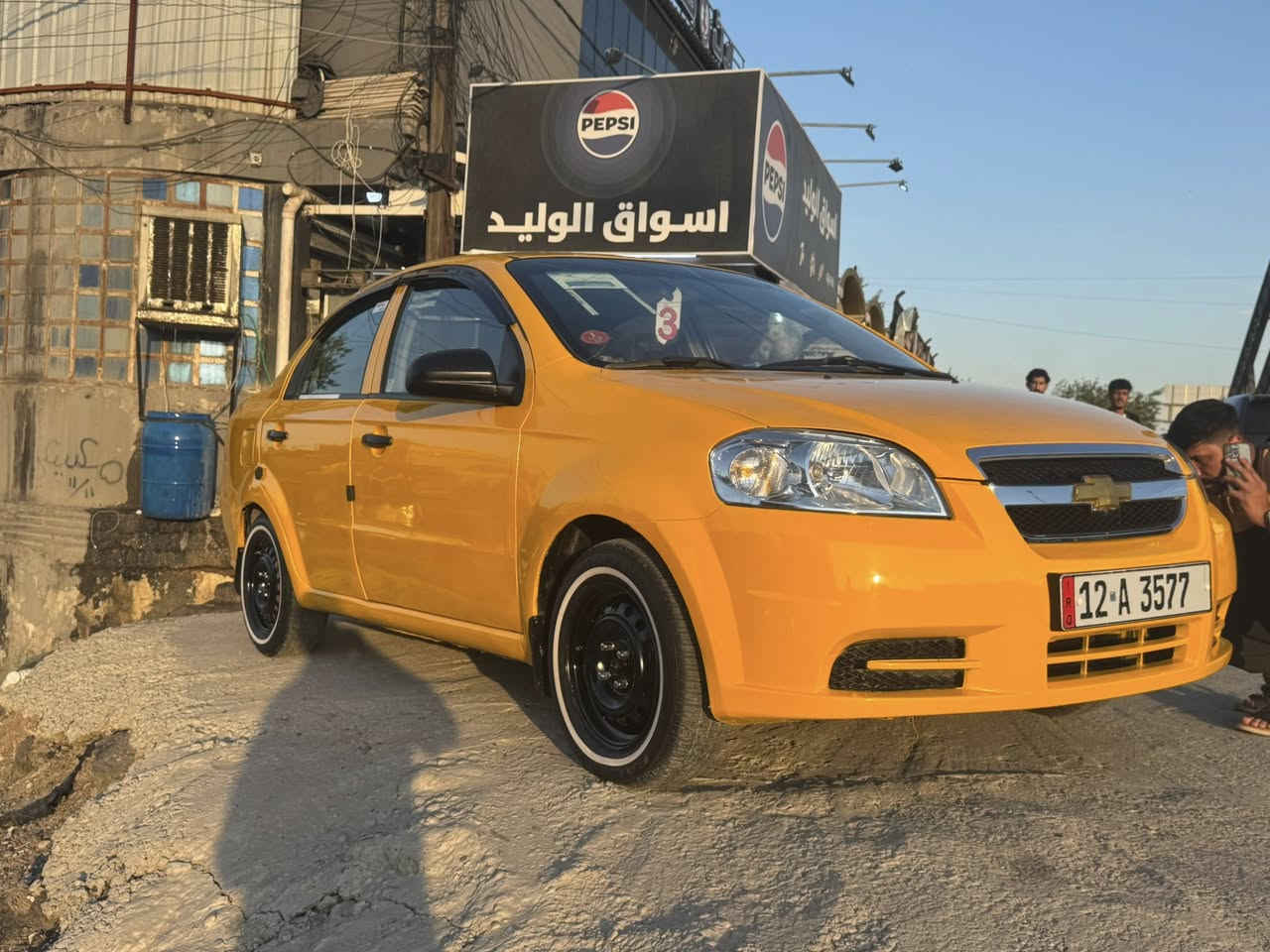 افيو ٢٠٠٩ كوري
رقم نينوى جديد كابون بنزين ماستر هيئة وغرامات صفر 
محرك دبل كمشفت مال كصة شرط
كير عادي شرط
تبريد ماشغال 
السيارة بيها معجون بالصفايح مال تكسي 
جاملغ خلفي ضررها  بوند مبدل بدون دواخل شرط
سقف تكم بدون معجون شرط
السعر ٥٥ وبيها مجال 

قفل ماكو بالتلفون تعال شوف واقتنع.
🔴 اوقات العمل  من الساعه العاشرة صباحا الى الساعه العاشرة مساءا 
  
🔴 غير متواجد على الفيس والماسنجر 

العنوان :- مكتب المدين لبيع وشراء السيارات الموصل موصل الجديدة شارع بغداد مقابل جامع الاغوات قرب مجسر المشاة 
 
الاتصال ع الارقام 
***********
***********
