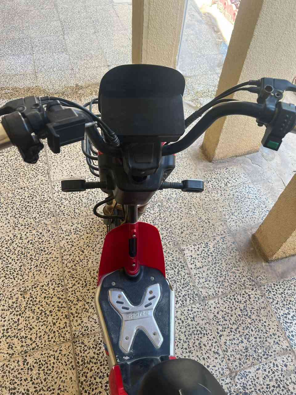 دراجه شحن للبيع 350 وبي مجال بطاريات جديده كامل مع الشاحنه الخاصه الاصليه مالته
***********
