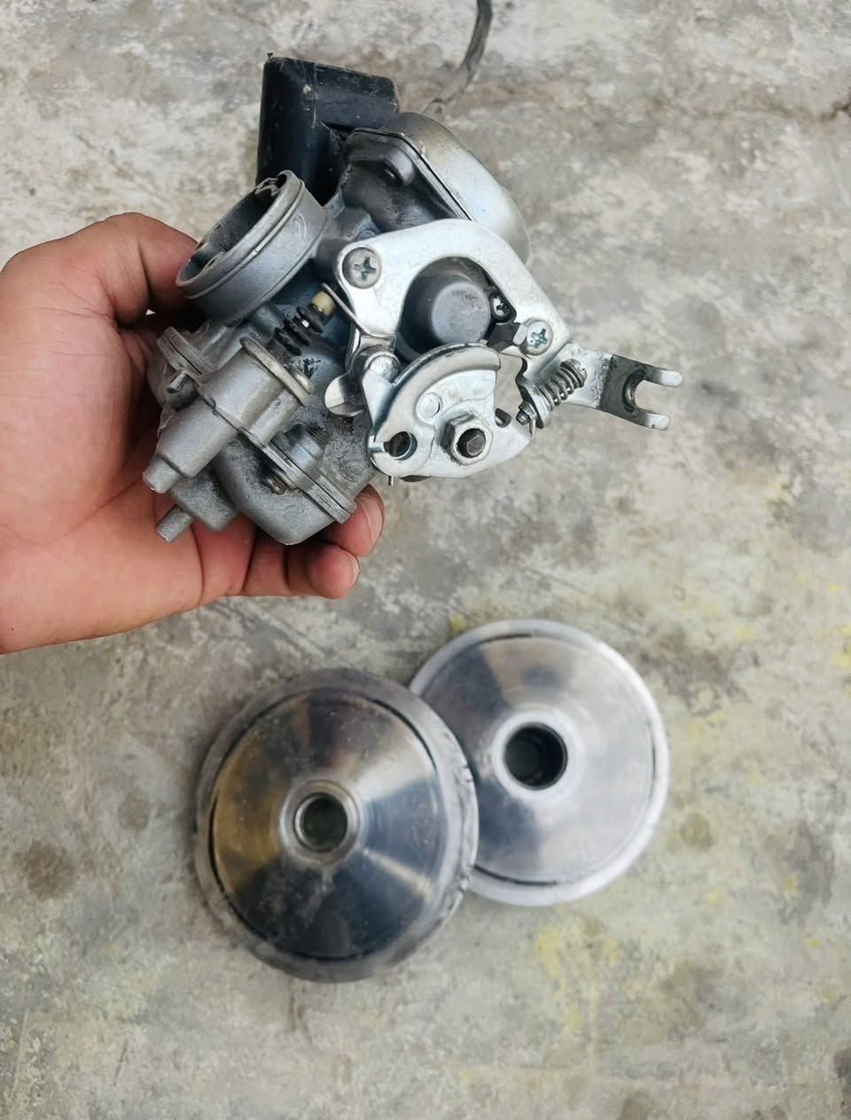 سعرهن 35 قفل كفرات ماكس بلادي مختم معا عينة ولايت وكابريتر مال حسين السهم اصلي وكلج امام اصلي لعد يعاملني غير هل سعر  دور سوك وشوف شراي يتصل *********** مكاني ماجدية
