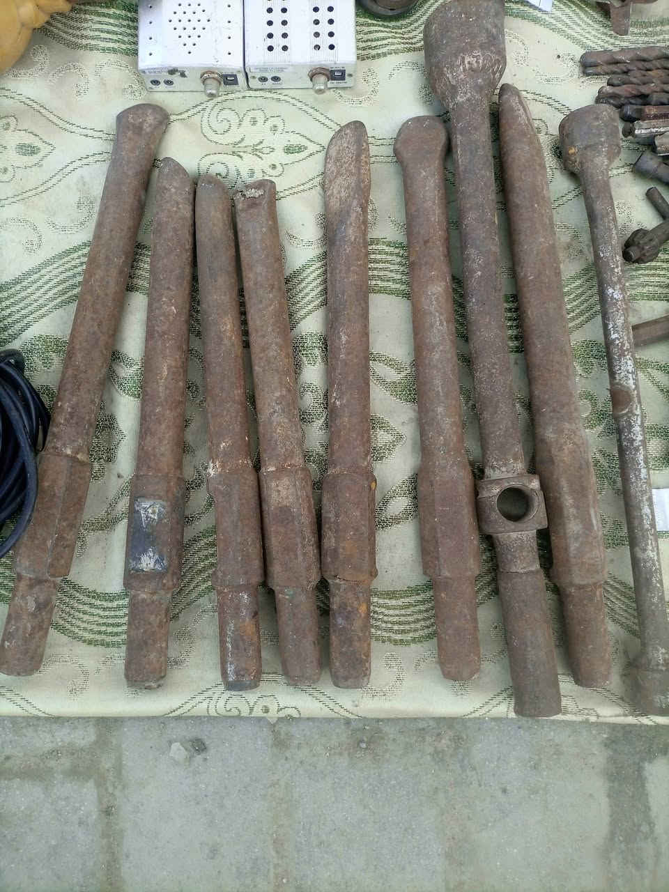 السلام عليكم ورحمه الله
غراض للبيع شغالات ونضاف كلشي وسعره عنوان بغداد الحسينيه الراشدية رقم ***********
