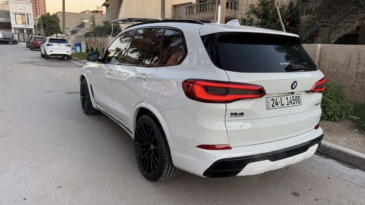 السلام عليكم للبيعbmw x5 موديل 2019
ماشيه 91 الف مايل مكانه بالمنصور السعر 36000 دولار وبيه مجال رقم دهوك وباسمي 
السياره كلين تايتل بدون حادث للاستفسار. ***********
