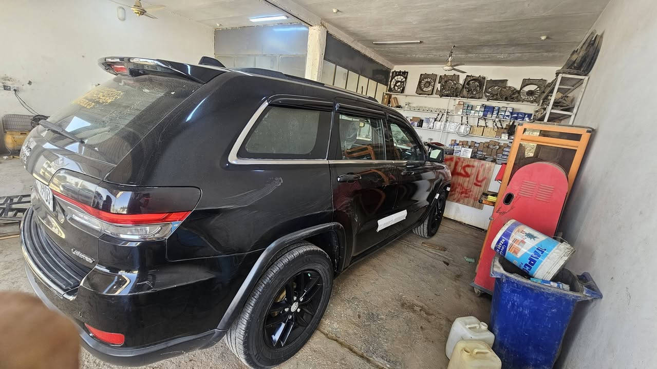 جيب كراند شيروكي لمتتد2017
رقم بغداد تحويل مباشر 
حجم المحرك : 6 سلندر 3600  
عداد المسافه : 78 الف mill
الضرر :  جاملغ وبنيد وصبغ حزام ارباك سترين 
المواصفات ..
بصمة تشغيل وابواب تشغيل عن بعد
مقاعد جلد كهرباء تدفئه - تدفئه ستيرن
نقاط عمياء - قياده اليه - صندوق كهرباء
مري قلاب - لايت عدسات زينون 
حساس خلفي - 
كير ومحرك بلادي مامفتوح 
مسويلها ادامة كامله بدون اي نقص 
السعر160 ورقه قابل لتفاوض 
***********
