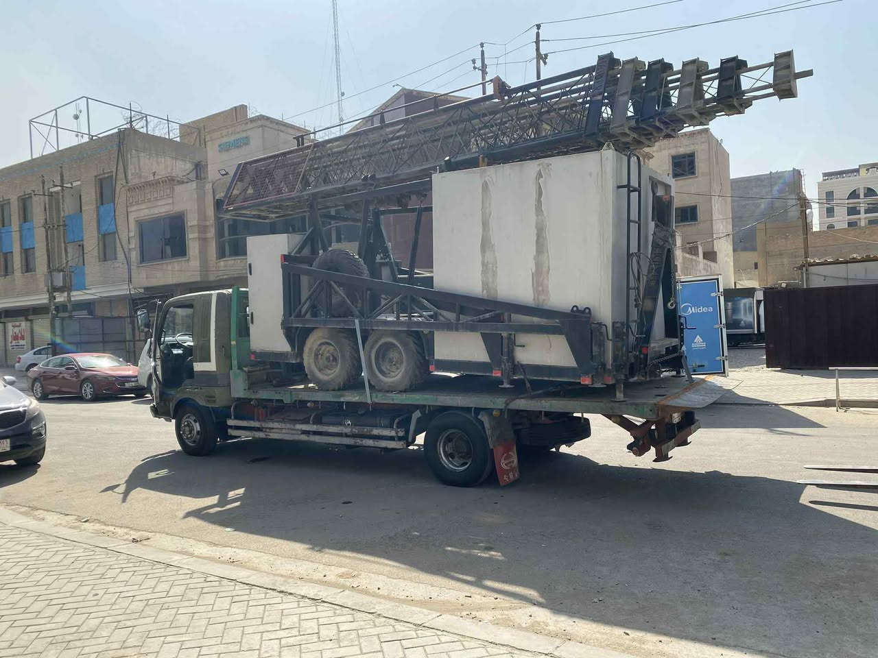السلام عليكم كرين سطحي فوسه للبيع موديل 91 سياره خير من الله كير مكينه شاصي بدي كله مكفول شوفة عينك سياره كشلي تحمل رقم مميز بصره مكاني بغداد ***********
