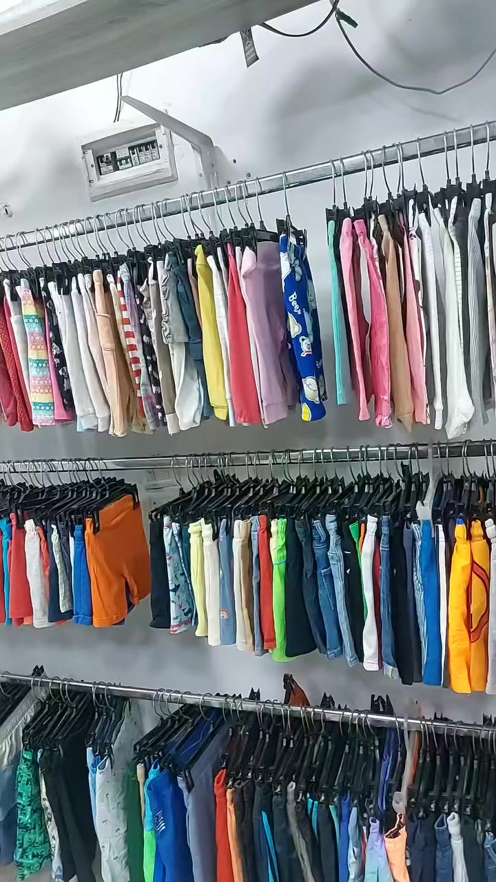 تم بعون الله تنزيل بضاعه العيد في فرع كفريوبا في الطابق الارضي شتوي وربيعي وصيفي تشكيلة رائعه من الملابس المميزة جدا بأنتظاركم 
#برهوم_للتصفية_الاوروبية


**إذا كنت صاحب هذا الإعلان وتريد حذفه لأي سبب، رجاءا أرسل رسالة إلى الدعم الفني**