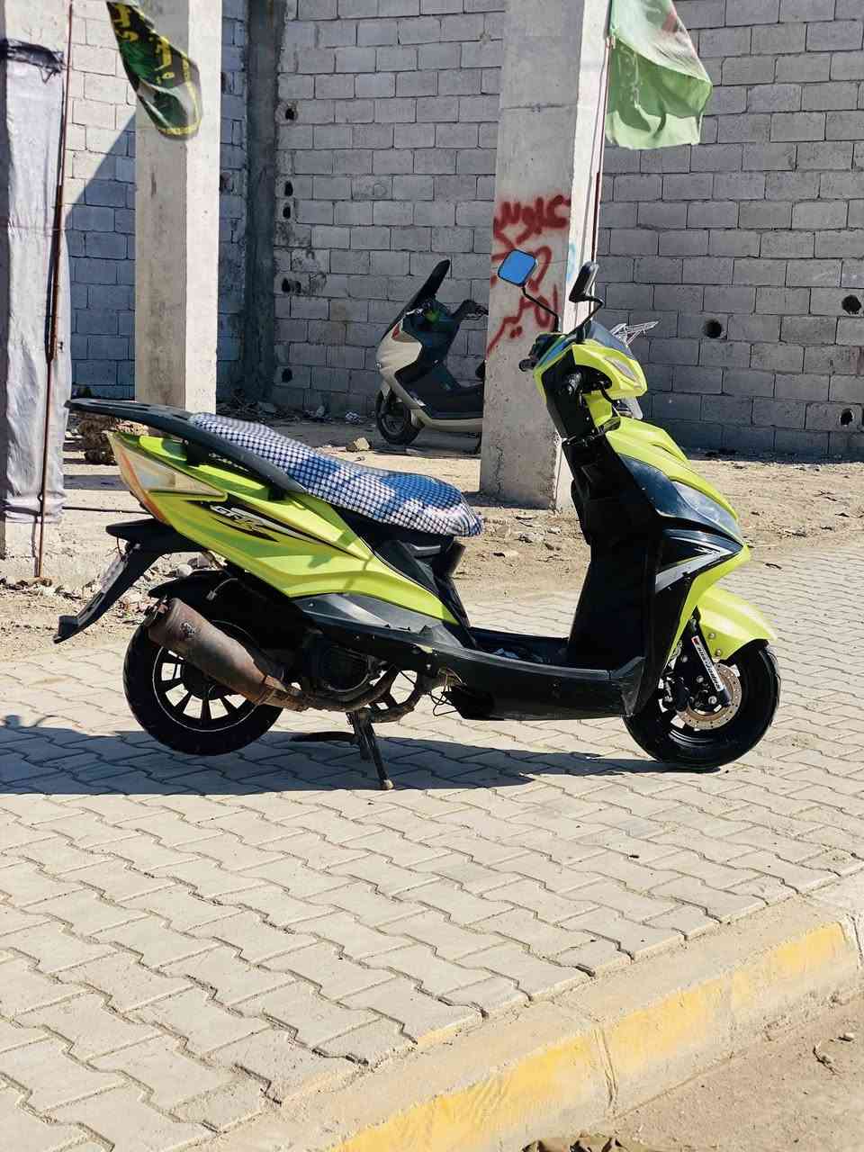 السلام عليكم دراجة للبيع موديل 2023نكرة سلف خير من الله مكان واسط قضاء لزبيدية مكلف بلنشر باقي تفاصيلها يم راعيها ***********لخاص مغلق 🔏🫶
