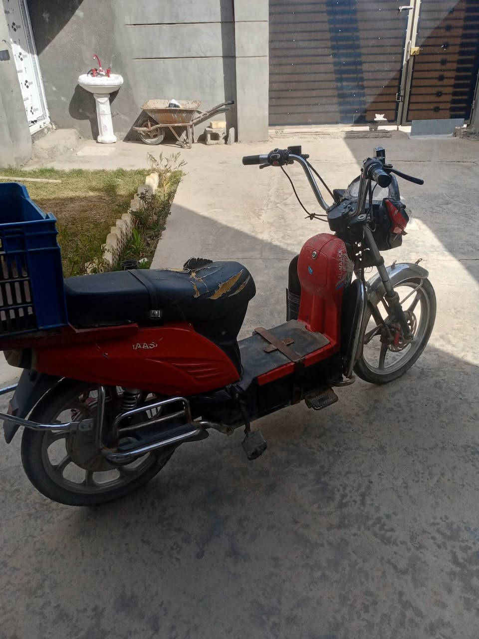 السلام عليكم ماطور شحن هارلي
بطارياته نص عمر 
السعر 225
***********
