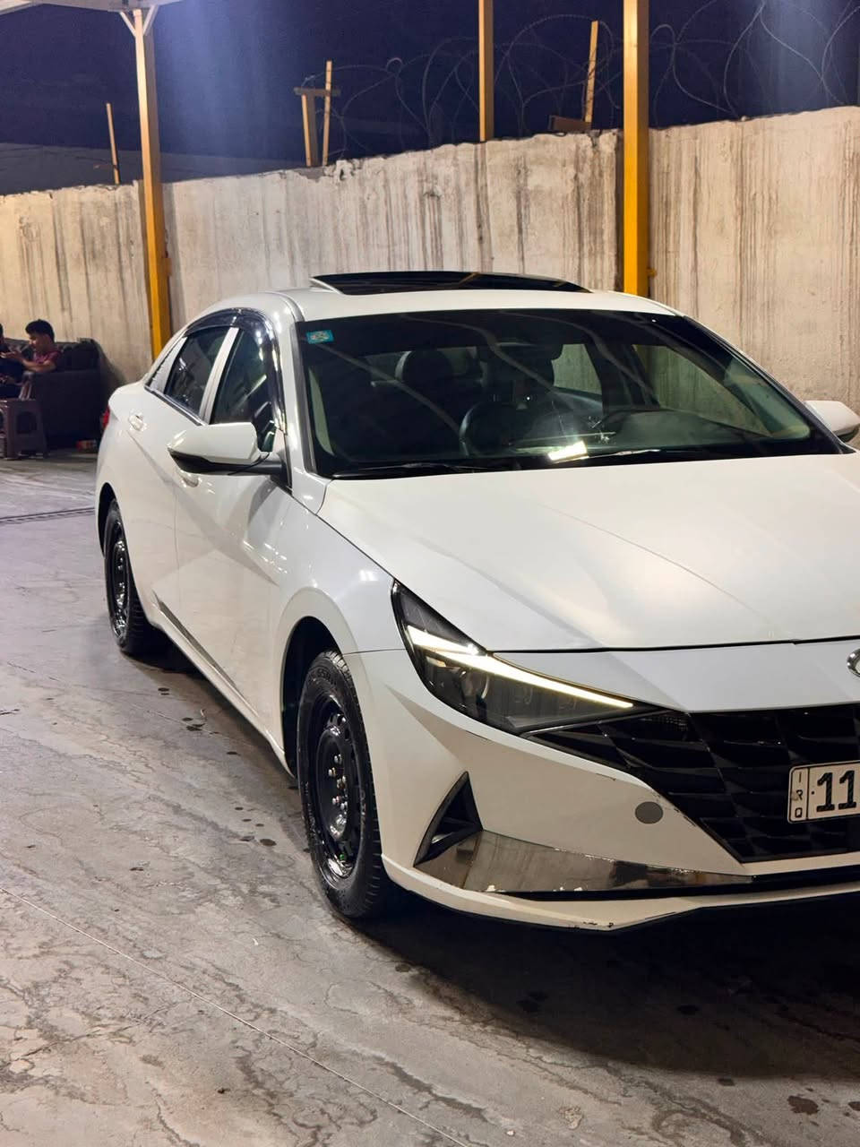 لبيع إلنترا هايبرد 2023 Limited (أعلى فئة) 🇺🇸
🔹 أمريكي كلين�🔹 اللون: أبيض�🔹 ماشية : 55 ألف�🔹 السعر: 163 ورقة .
المواصفات:�✅ أعلى فئة   Limited     1/1 �✅ فتحه�✅ مقاعد جلد�✅ تبريد وتدفئة للمقاعد�✅ نظام صوت Bose الأصلي�✅ شاشة كبيرة + عدادات ديجيتال�✅ Apple CarPlay و Android Auto�✅ تشغيل بصمة وتشغيل عن بُعد�✅ شحن لاسلكي للموبايل�✅ كاميرا خلفية + حساسات أمامية وخلفية�✅ رادار (مثبت سرعة ذكي)�✅ الحفاظ على المسار�✅ مراقبة النقطة العمياء�✅ فرامل طوارئ وتحذير اصطدام�✅ LED أمامي وخلفي�✅ مكيف دبل أوتوماتيك
ملاحظة:�السيارة كلين، والضرر فقط دعاميات .
📞 للاستفسار والمعاينة، 
السياره بسمي تحويل ثاني يوم 
.
‭***********‬

***********

