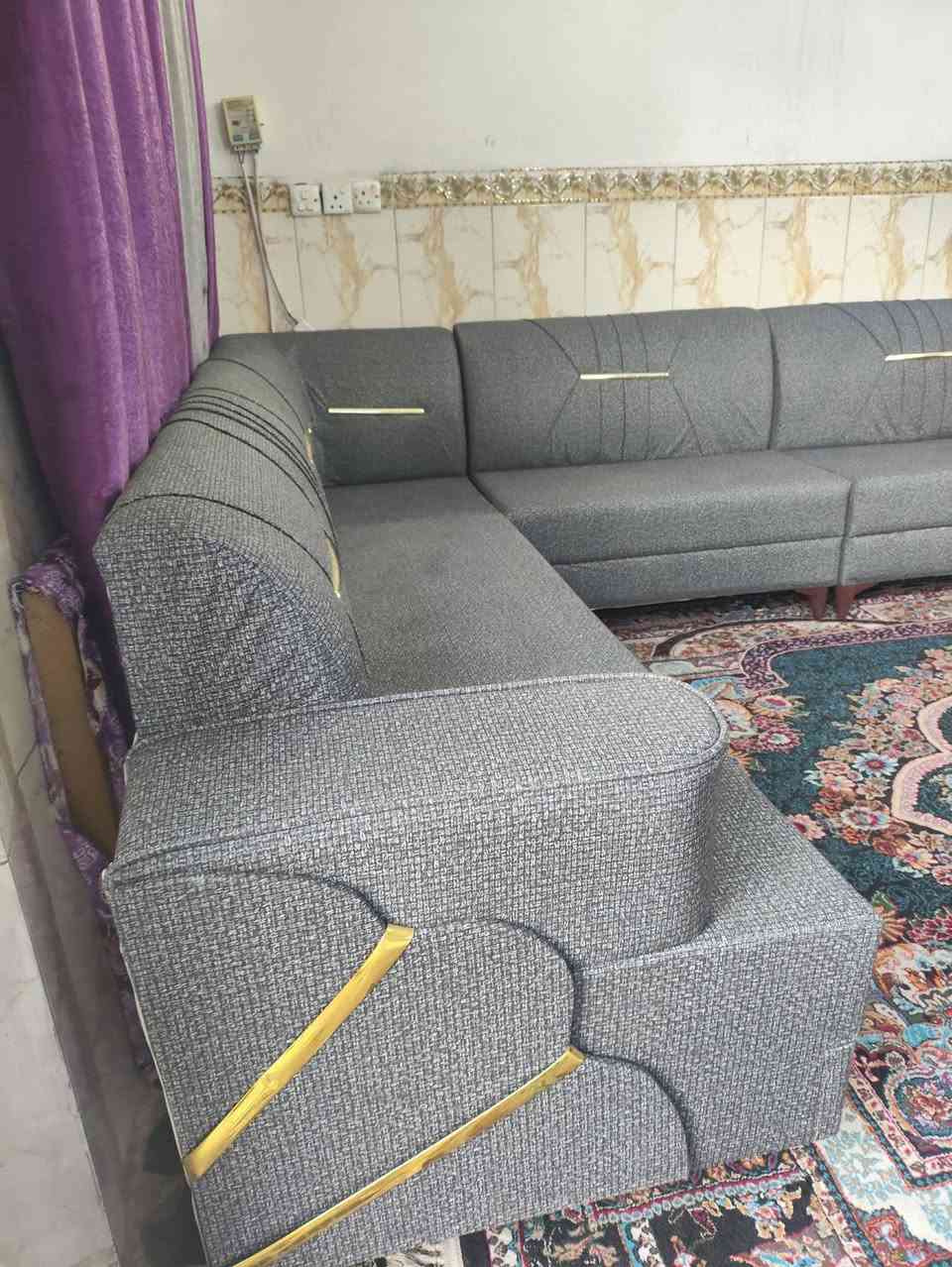 للبيع 🛋️✨
🏠 تخم قنفات ديوان 11 مقعد أصلي وثكيل
💪 شغل ممتاز وجودة عالية 👌

🎨 اللون: رصاصي غامق 
🧵 القماش: كتان  أجود أنواع الأقمشة 🪡
🧼 نسبة النظافة: 100% نظيف ومضمون ✅

💰 السعر: 375 ألف دينار
🤝 وبي مجال بسيط  للجادين

📍 بغداد – حي الجامعة، نهاية شارع المصرف قرب الجمعية
📞 للاستفسار: *********** 

 هذاالرصاصي
