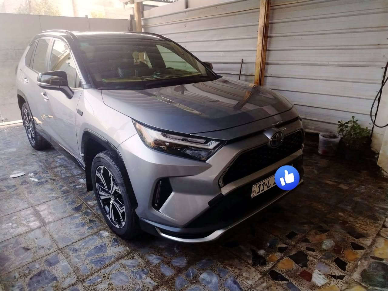 السلام عليكم ورحمة الله
راف فور 2022 بلك-ان برايم توكلار 

والمواصفات 📜
بلك-ان برايم توكلار فول للخير 

1:فتحة سقف(سلايد روف)  Slide roof 
2:تبريد قطعتين  🥶  cold cooling 
3:تحكم ستيرن  Stern control 
4:مثبت سرعة  Cruz 
5:جام اوتو  Automatic 
6:شاشة بلادية  📺  big screen 
7:اشاير بل مري (هايلوجي)  Hyology 
8:سبير شركة منازل 
9:كشنات جلد +تحكم كهرباء  leather seats 
10:السيارة 4×4 فور ويل  4WD 
11:تبريد مناخ منفصل   separate climate 
12:منافذ شحن Usp +شحن لاسلكي  charger port 
12: لايت زينون بلادي عالي ناصي  LED lighting 
13:بصمة ابواب فتح وقفل  electronic door key 
13:زراك الايت بلادي
14: 5راكب بلادي
15:بصمة تشغيل
16:جنطة كهرباء فتح وغلق 
17:رادار جانبية  
~~~~~~~~~~~~~~~~~~~~~~~~~~
ماشية : 57ميل حقيقي شرط الفحص
السيارة محرك صدر كلة جديد ومكفول شرط الفحص 
ودهن وفلتر بانزين فلتر تبريد فلتر دهن كلة بل وكالة 
وشرط الفحص 
والسيارة بيها سونار كامل 
وصور الحادث والسونار كلة موجود منشورات 
~~~~~~~~~~~~~~~~~~~~~~~~~
رقم بغداد بسمي شخصيا وشرط التحويل 
السيارة ربع متصرف عليها جدا حلوة ونظيفة
~~~~~~~~~~~~~~~~~~~~~~~~~
السعر (288) وبيها مجال لشراي 
----------------------------- 
العنوان: بغداد (شهداء البياع) 
~~~~~~~~~~~~~~~~~~~~~~~~~~
للستفسار على الرقم التالي ⬇️⬇️📞📱
(***********)
(***********)
