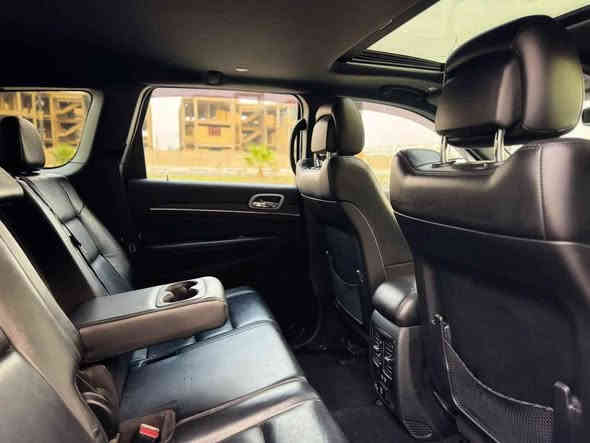 السلام عليكم سيارة جيب لامتد أمريكي رقم اربيل واسم السنويه بأسمي موديل 22 نظيفه  ولارباكات غير طاكه وتبديل البيبان الثنين جهة اليمين وبيهم زلغ ومكفوله من الصبغ  وصور الحادث موجود داخل المنشور ورقم الشاصي موجود داخل الصور يلي يحب يتأكد السعر 3 دفاتر وبيه مجال للاستفسار على رقم الهاتف *********** البصرة
