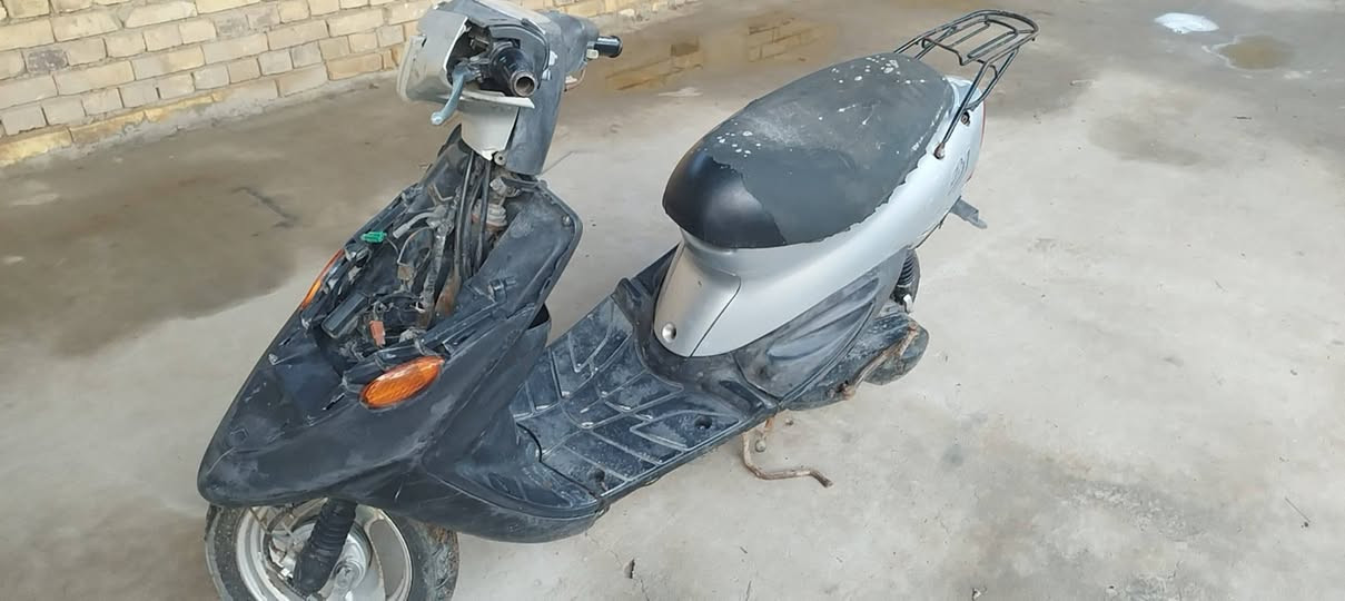 سلام عليكم دراجه 9 زروف للبيع مفجته مره وحده دخل ماي من الصنالصنه اوارق باقي التفاصيل على الرقم ***********
