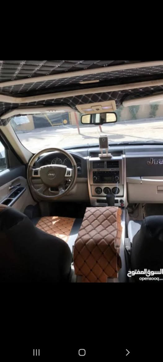 جيب لبرتي 2008limited فولل
فتحة 
ABs
مانع تزحلق 

مثبت سرعه

لون ابيض  كير اوتوماتيك 

 مكينة كير كفالة شرط الفحص

تبريد ثلج 

 حادثها من امريكا جاملغ وبنيد ومرشوشة حزام  للجمالية

رقم بغداد الجديد شرط التحويل ثاني يوم 

سنوية  لل2030

مكان بغداد الشعب %%%  ترايها حلو ناعمة السيارة 
السعر 75 وبيها مجال بسيط
***********
