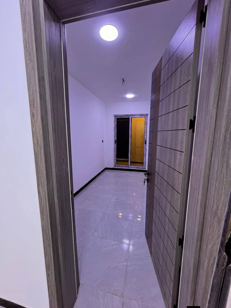 #لدينا_دار_للبيع مساحه 100 متر واجهه 6 وربع ونزال 16 طابو زراعي سند 25 قرار محكمه البيت يحتوي على4 غرف نوم وصاله وستقبال ومطبخ  العنوان بغداد الدورة مدخل البوعيثه مجمع السلطان الثالث 
هاتف ***********
***********
