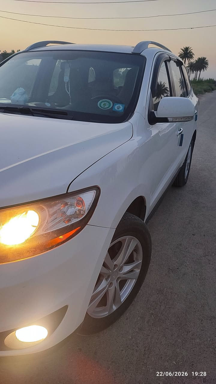 سنتافيا خليجي 11 رقم بغداد انكليزي فول مواصفات مكفوله. 
محرك 3500 
7 راكب 
بصمه تبريد بشرط ثلج 3 قطع وبيها هواي مواصفات بعد
السعر 158
العنوان بابل.
***********2
