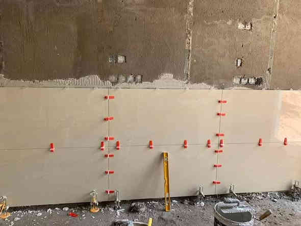 سلام عليكم ورحمه الله وبركاته خلفت سيراميك جداري ورضي وجميع نواع سيراميك شتغل داخل البصرة قطعي وعل متر وبل يوميه فقط داخل البصرة 
عندي كادر تفليش وتصعيد وتقطيع الشجار وتنظيف البيوت وصب لارضيات وتصعيد المواد وحفر المنهولات يدوي وتنظيف مجاري وعندي الباخ وخلفت بياض وومعجون وستن وصبغ البيوت وشبابيك 
دمن باب رزقي فدوه وافق رقمي للتواصل 
*********** البصرة
