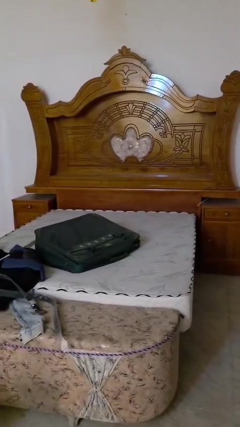 السلام عليكم ورحم الله غرفة اخشاب عراقي صاج اصلي سعر الشراء 
سعر البيع 850 الف قفل ويشهد ربي   مشتريها بمليون و600
متوازي قسم بالله مو سعرها تتفضلون وتفحصوها وتشوفوها
رقم الهاتف *********** بيه واتس اب
