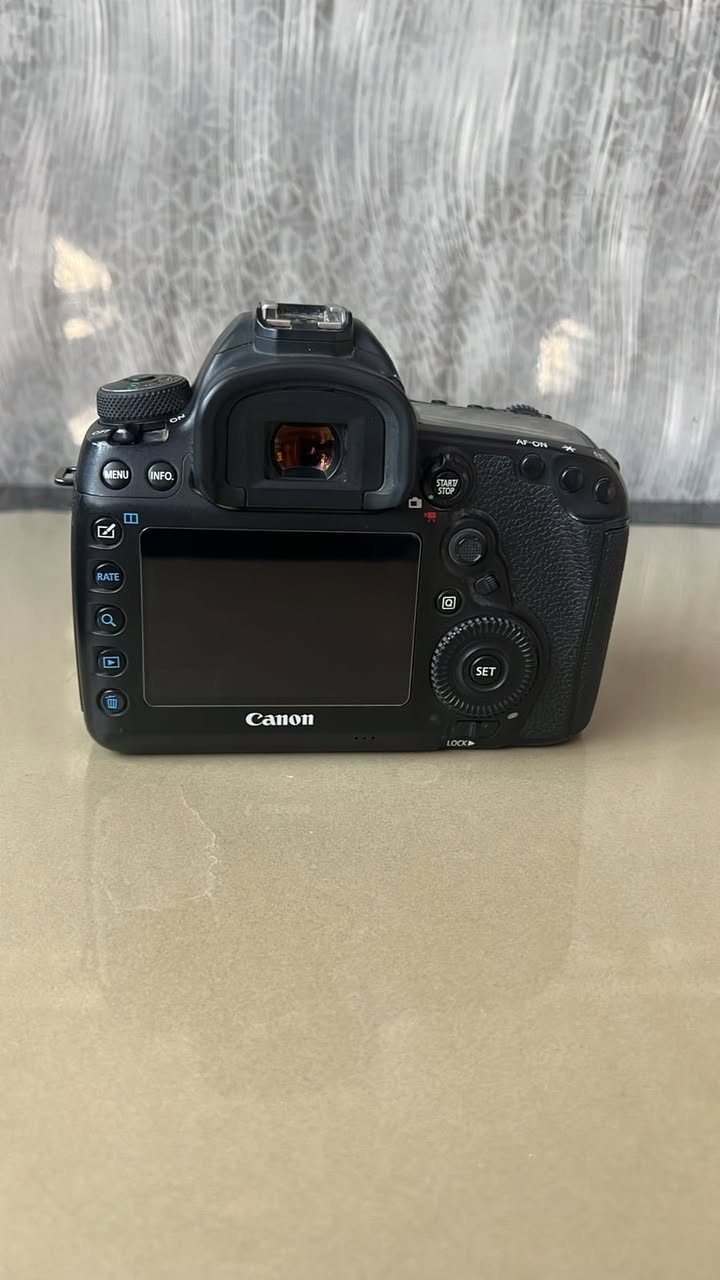 كامره كانون 5D مارك 4
مع عدسه 70-200 / رياضي دبل
نضافة 99%
   مكاني حله 
للاستفسار مراسلة الصفحه او الاتصال على
***********
