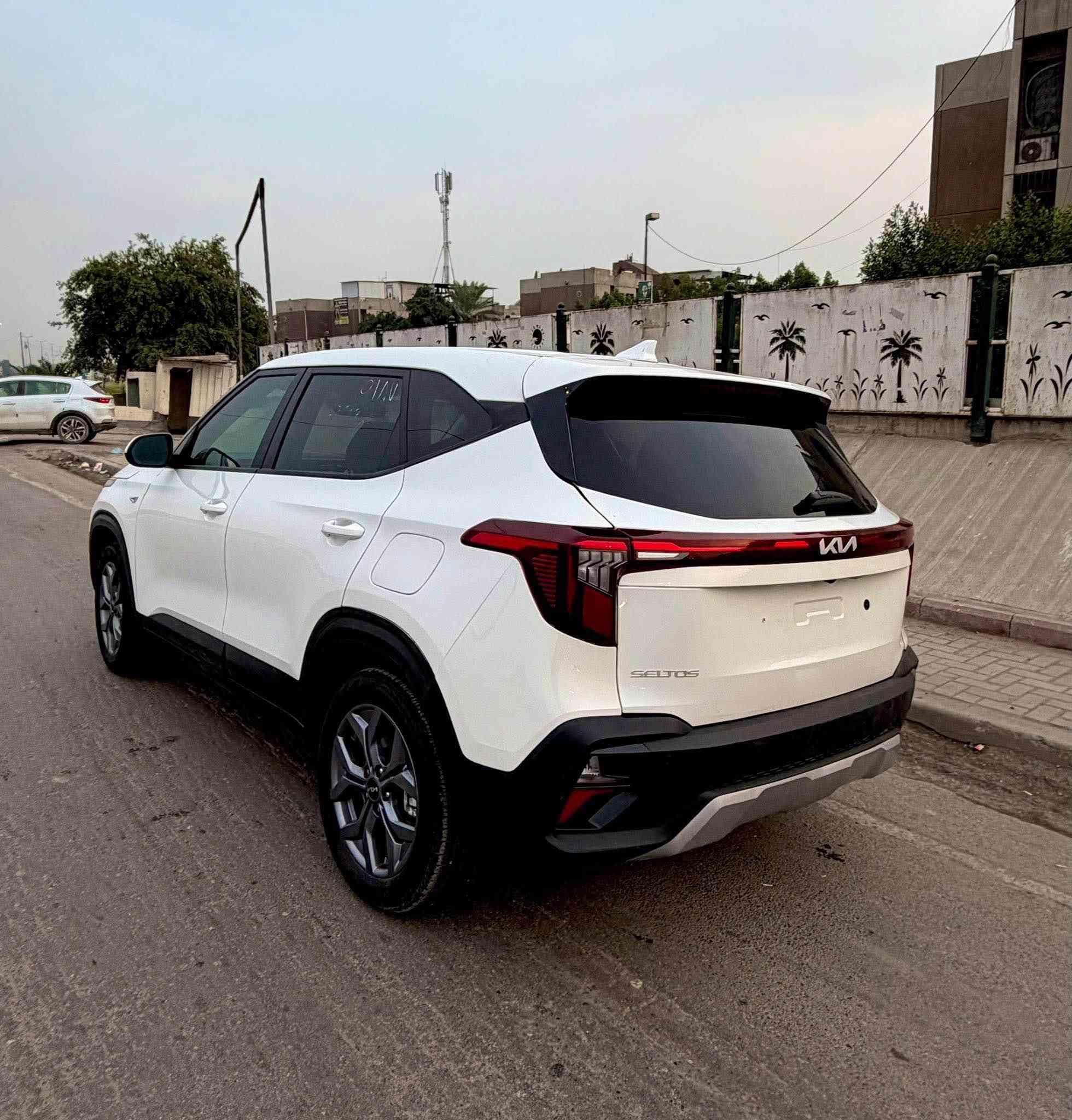 سيلتوس 2024
ماشيه 2000بعدها ع وضع الشركه بدون أرباك تبديل جنطه نفس اللون وجاملغ خلفي صبغ  صور الحادث بالمنشور محرك 2000
دخول جديد 
المكان بغداد السيديه او اليرموك 
السعر 164 بدون ارقام 
تريده مرقه يكلف 15 ورقه
*********** بغداد, العراق
