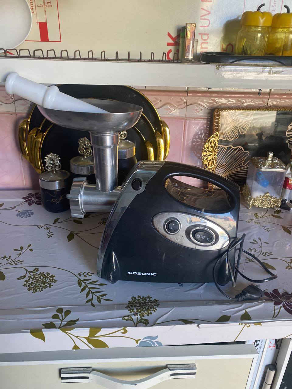 سلام عليكم للبيع مكينه ثرم تثرم لحم تثرم فلافل وشغاله وشرط الفحص استعمال قليل عنوان المعقل قرب الساعه الاستفسار أكثر ***********متواجد واتساب فقط
