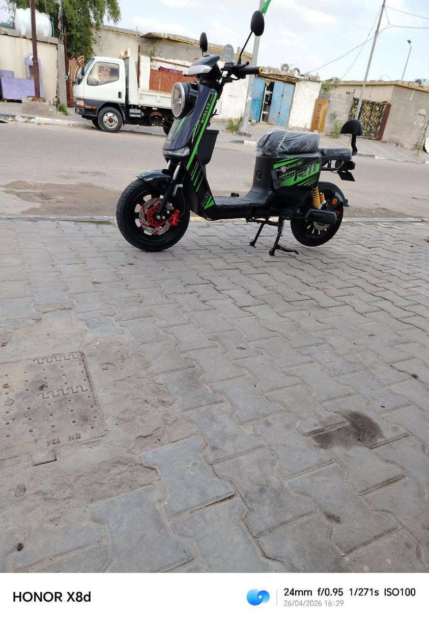 سلام عليكم دراجه شحن R11صارلي سبوعين من ماخذها الله شاهد مابيها شي بعدهي جديده اريدها 650مكاني بصره كرمة علي طوبه ونخيله ***********
