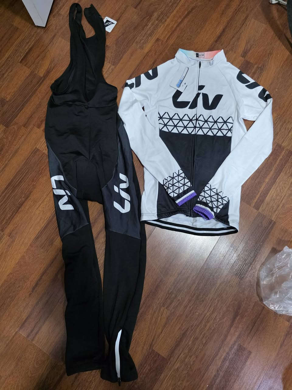 سلام و علیکم
ای داخل صورە سعر 10الف 
قیاسات مکتوب


**إذا كنت صاحب هذا الإعلان وتريد حذفه لأي سبب، رجاءا أرسل رسالة إلى الدعم الفني**