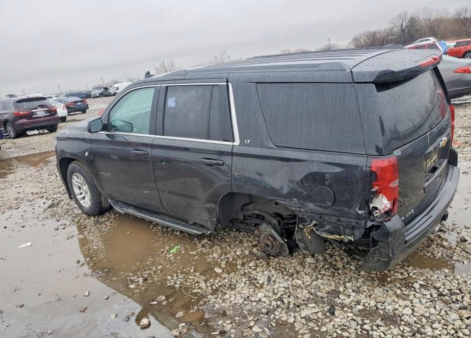 السلام عليكم
للبيع تاهو 2016 حديده 
بدون كص هذه صور حادثه 
مصلح كامل ‭0770 165 3390‬
السعر 14000$ قفل للبيع مستعجل
