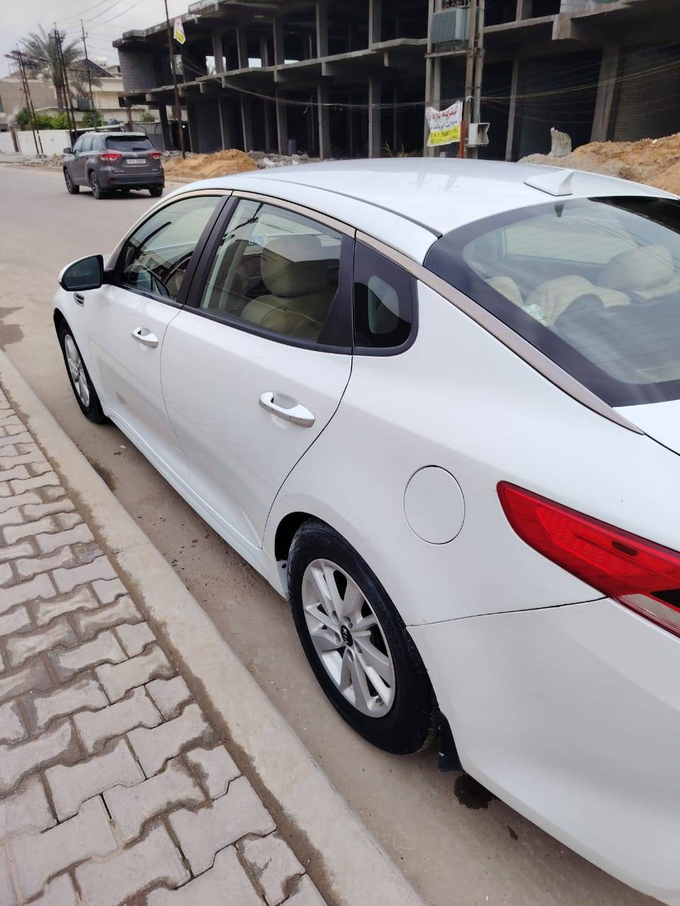 سلام عليكم
للبيع اوبتيما 2016 مواصفات fe
امريكي 2400 محرك وكير ما مفتوح  على وضع الشركة 
صدر ممتاز 
اشاير مري+شفط
شاشه كامره
تبريد شغال  
مانع انزلاق
 تحكم ستيرن جهتين

سياره بيهه: حادث من امريكا الدعامية الخلفية
وصبغ باب وجاملغ عكس السايق
سعر: ١١٧
مكان السيارة بغداد/ حي الغزاليه
للاستفسار الاتصال على الرقم
 ***********
