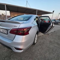 نيسان سنترا 2017 سيارة نظيفة مال البيت  ظررها بس جاملغ السايق  و عندها...