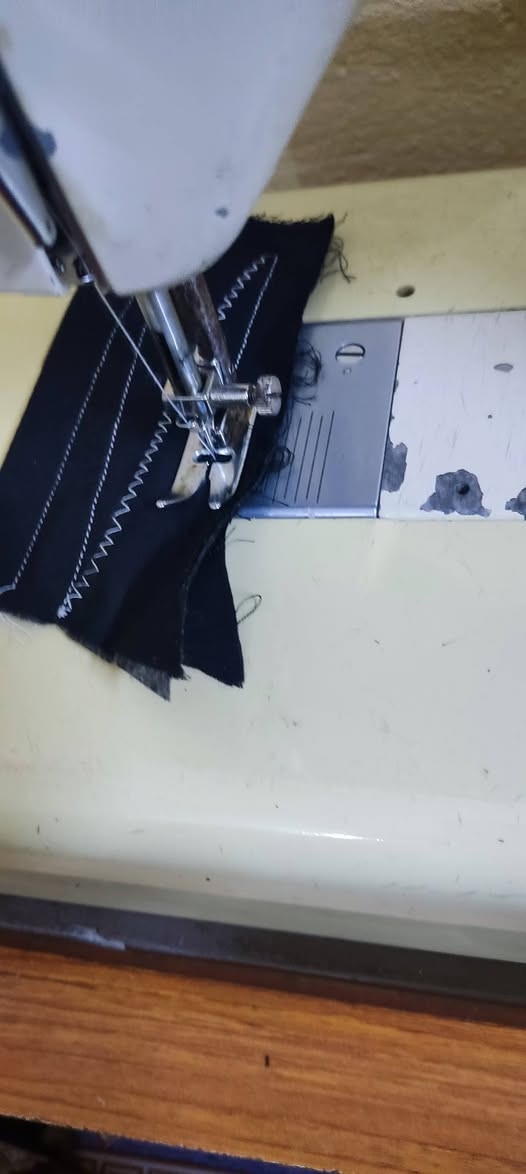 مكينه ام الجنطه شغالهخياط وتطريز  السعر  ١٢٥ وبيه مجال


**إذا كنت صاحب هذا الإعلان وتريد حذفه لأي سبب، رجاءا أرسل رسالة إلى الدعم الفني**