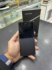 🔺مرحبا شباب كلكسي Z Flip7 256G ➖ملحقاتة كاملة ➖بيع او مراوس  ➖رايدة مل...