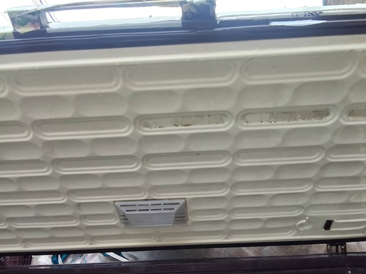 مجمده حجم كبير عشتار درجه اولى بدون ماطور شرط نظافه فول إدا ما يطلع نضيف يرجع السعر 100بيها مجال عنوان حي التأميم قرب حمام التأميم رقم الهاتف ***********
