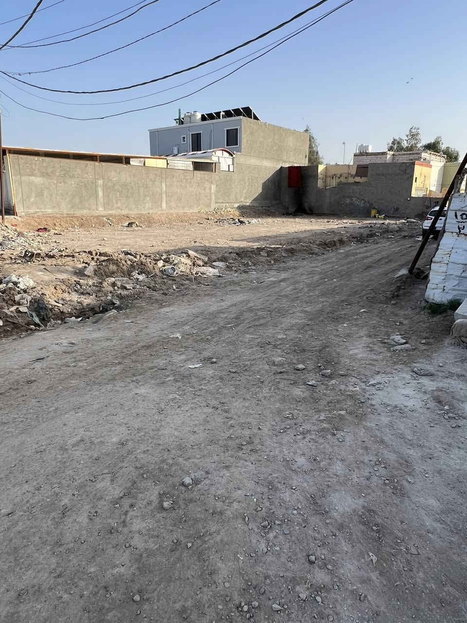 � عرصة للبيع – موقع تجاري مميز 🔴

📍 العنوان: طريق السنية، قرب صيدلية رامي، على الشارع العام
📐 المساحة: 435 متر مربع
📏 الواجهة: 16 متر
🏢 الموقع: ركن على شارعين (موقع استثماري ممتاز)

✔️ مناسبة للمشاريع التجارية والاستثمار
✔️ موقع حيوي وحركة مستمرة
✔️زراعي سند 25

📞 للاستفسار ومزيد من التفاصيل:
📍 مراجعة مكتب صناع المال للعقار
📲 *********** (واتساب)
📲 ***********

#مكتب_صناع_المال_للعقار
#عقار_للبيع
#فرصة_استثمارية
