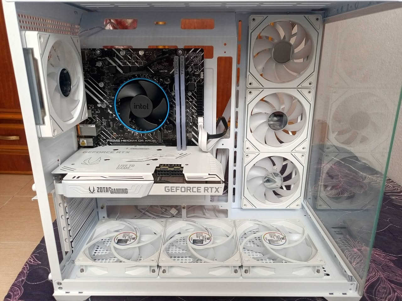 تجميعة جديدة، فول نظافة، سعرها مليون و135، قفل
كرت الشاشة : RTX 3060 12G Zotac gaming 

المعالج : CORE i5 12400f جديد

المذبورد : asus h610 m-k جديدة

الرامات : تي فورس 16g rgb 3200، سرعتها 16cl جديدة

التخزين : m.2 واحد تيرا بايت nvme من ليكسر جديد

البور سبلاي : واط gold 850 فور مودرلر من Segotep جديد ( بوقتها ما لگيت هيج بور بهيج مواصفات بواطية اقل، فجبت هذا، بس هذا هم زين تكدر تشد عليه كروت عليا بدون ما تطور بور او شي)

الكيس : حوض ابيض، ومراوح rgb سبعة و وياه هاب كلشي جديد

سعرها مليون و135 والسعر قفل مابيه مجال تجميع من الصفر وقطعة قطعة والتجميعة جديدة كل القطع بالكراتين والوصولات هم اذا تريد، إلا الكرت الوحيد المستعمل واستخدامه بالفول مارك موجود كدامكم، وكلها بيضة عدا الرامات 

 رقمي للتواصل: ***********، او راسلوني خاص

توصيل متوفر لكل المحافظات
