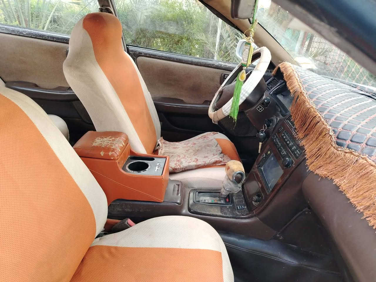 سلام وعليكم
مارك
موديل ٩٣
تدفئة +تبريد شغال+شاشة 
سيارة خير من الله 
سنوية منتهية صار ١٥ يوم
نضافة فول مال جناي
تحويل ثاني يوم
السعر ٦٥ بيهال مجال بسيط حك جية
مكان ديالى الهارونية
هاتف ***********
