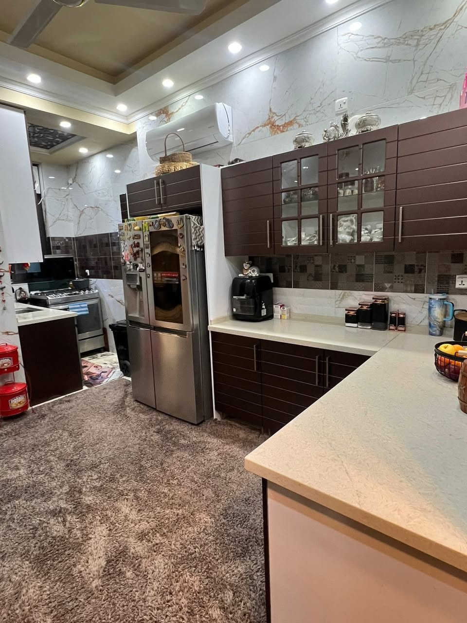 للبيع مشتمل مساحة 108م بناءحديث درجة اولى في زيونة

الواجهة 7م                   النزال15،5م  4غرف نوم

يحتوي ط الارضي على مطبخ استقبال حولي غرفة نوم وخدمات

ط اول غرفتين نوم سويت وخدمات ط ثاني غرفة وخدمات 

شارع سكني هادء الموقع زيونة محلة718

لمزيد من الاستفسارات الاتصال على الرقم الآتي:

☎️ *********** / شركة الجوهرة 💎

او زيارة موقع الشركة الكائن في:

📍 زيونة - محلة 710 - شارع القاعة الملكية - مقابل جسر الأمانة

🔍الشركة مجازة رسمياً من غرفة تجارة بغداد - إستثمر بأمان 🔎

📝 نستقبل كافة طلباتكم وعروضكم وعلى مدار الساعة ⏱️

"اتصل بالجوهرة والي تريده تبشره"💎
