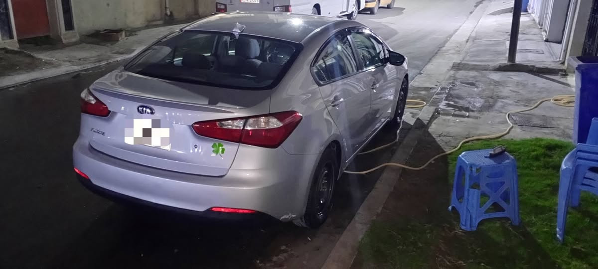 فورتي وارد امريكي حادث امريكي موضح بالصور حريق فقط بدون دعمه موديل ١٥ رقم بغداد بأسمي  سعر 110بيها مجال بغداد حي الجهاد..***********
