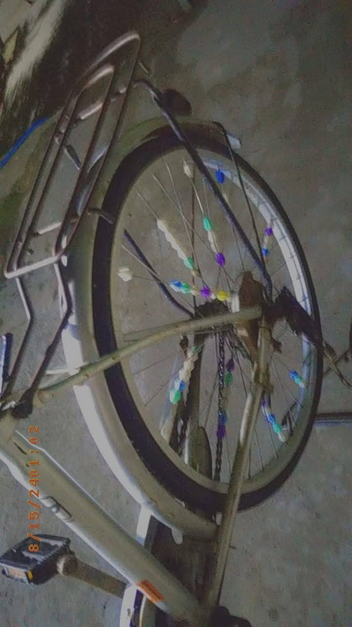 السلام عليكم ورحمة الله
بايسكلات للبيع 
ودراجه شحن 
بايسكل احمر فول مواصفات كير 
بريك فول حجمه 26 مديل 2021//سعر 40وبي مجال
ياباني 
ــــــــــــــــــــــــــــــــــــــــــــــــــــــــــــــــ
بايسكل رصاصي فول مواصفات احسن من الاحمر شوي 
بربك فول ياباني حجمه 24مديل هم2021//55وبي مجال 
ـــــــــــــــــــــــــــــــــــــــــــــــــــــــــــــــــــــــ
دراجة شحن فول شاشه سرعه 50
بس الإشارة مسكور اتنين 2
فوللل مديل 2023او 24
حجمه 20ماادري 22
بريك بس لكدام ماكو 
سعر 275الف وبي مجال بسيط 
عنوان /بغداد ابو غريب الحمدانيه ثانيه قرب محطه الكهرباء
اتصل واتساب /***********
