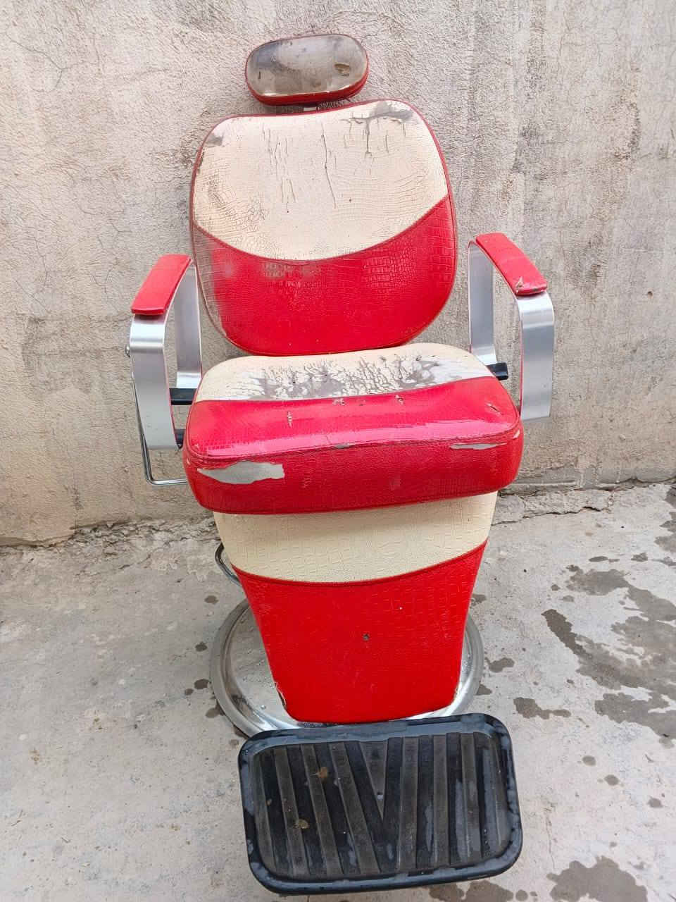 سلام عليكم كرسي عدد 2مرايه  سعر   200 وبيه مجال ***********
