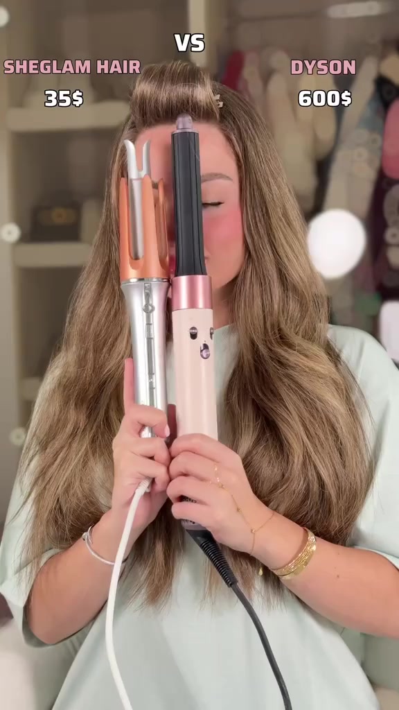 جهاز تجعيد الشعر التلقائي من شيغلام
SHEGLAM  🤎🎀

دائما شركه شيغلام تصدر منتجات ممتازة والكل يصوت لحبها 
بس هل مرة وفرت جهاز حلم كل بنت 
جهاز خاص للشعر امن وبدون ميسبب حرارة للشعر وحروق 

تجعيد تلقائي بزر واحد.  مثالي للمبتدئين ضعي خصلة الشعر واضغطي على زر الاتجاه 
واحصلي على تجعيدات مثالية في ثواني 🎀

جاهز للاستخدام خلال 60 ثانية ويجعد الشعر بالكامل في 10 دقايق فقط 🎀 

تصميم وامن ومضاد للتشابك الية مقاومة التشابك تمنع سحب الشعر مع قمة للحروق وحاجز حراري لضمان تجربة سهلة 🎀 

خيارات حرارة للتعديل 3 اعدادات C170 الى C210 درجة تناسب جميع انواع الشعر 

في امكانية تغير اتجاه التجعيد لليمين او اليسار بسهولة 
طلاء Glosspro للسيراميكي يوفر تسخيا متساويا يقلل من تلف الناتج عن الحراره🎀

توصيل لجميع المحافظات 4.


**إذا كنت صاحب هذا الإعلان وتريد حذفه لأي سبب، رجاءا أرسل رسالة إلى الدعم الفني**