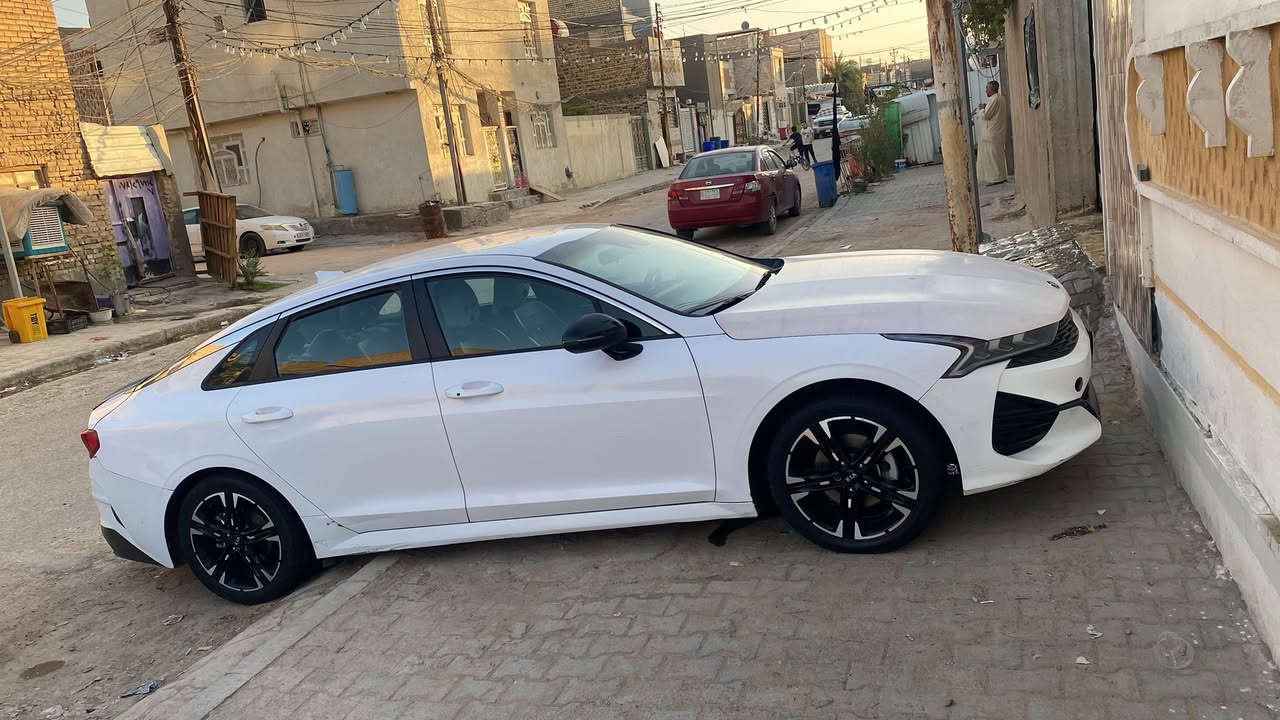 السلام عليكم k5 موديل 2021 رقم بغداد حره السياره حادثهة من امريكا 3 قطع بنيد باب جاملغ السياره نص فول مكانهة نجف السعر ١٤٠ وبيهة مجال حك الجيه لصدك شراي للاستفسار ***********

