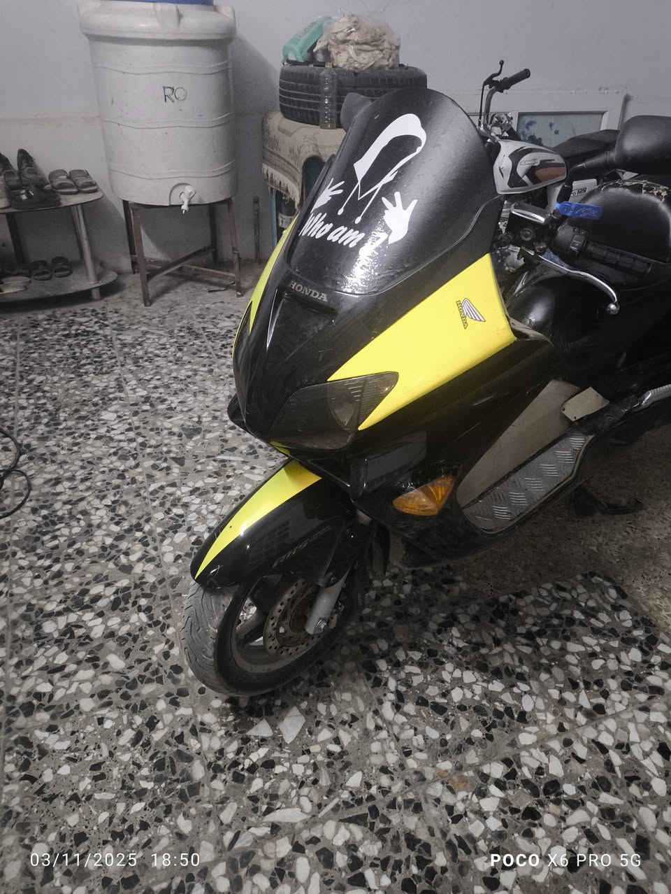 سلام عليكم شباب دراجه البيع فورزه 06دراج ما ادري شبيه امشي وكفت ابيع كومه حديد السعر 275العنوان النجف ***********
